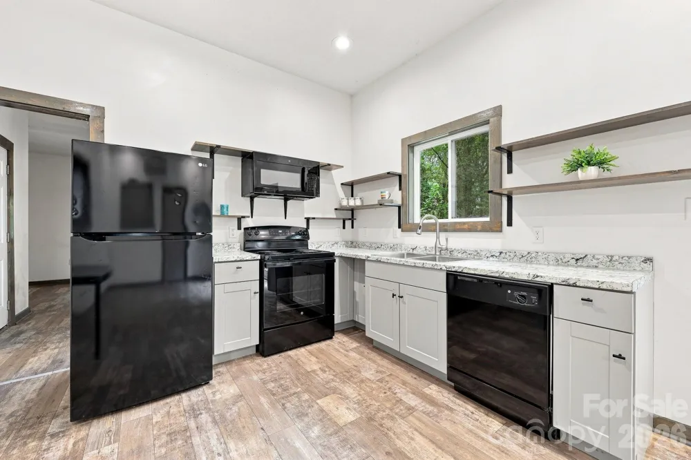 146 & 148 Bradshaw Circle Candler, NC 28715