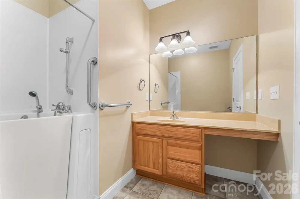 123 Foxden Drive #103 Fletcher, NC 28732