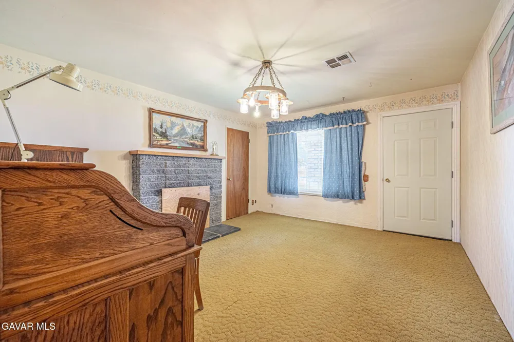 7847 E Avenue I Lancaster, CA 93535
