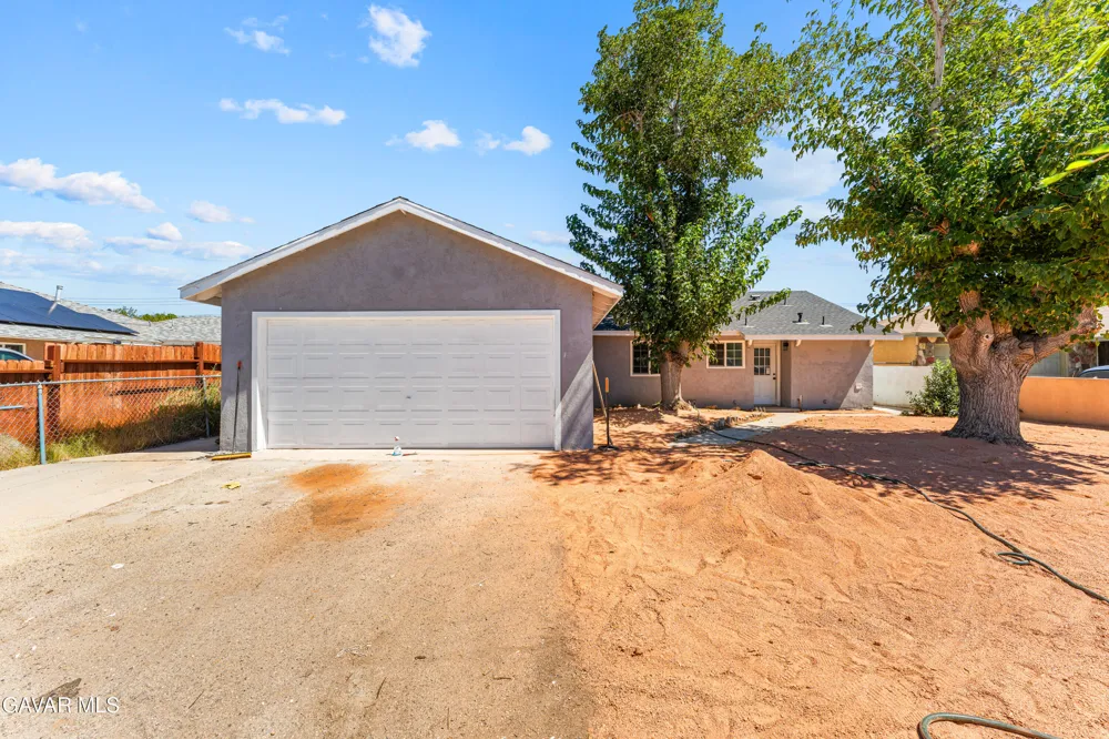 38544 E 33rd Street Palmdale, CA 93550