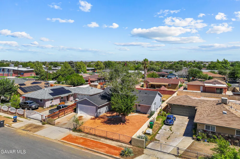38544 E 33rd Street Palmdale, CA 93550