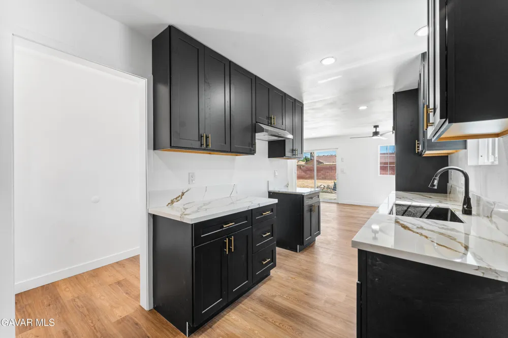 38544 E 33rd Street Palmdale, CA 93550
