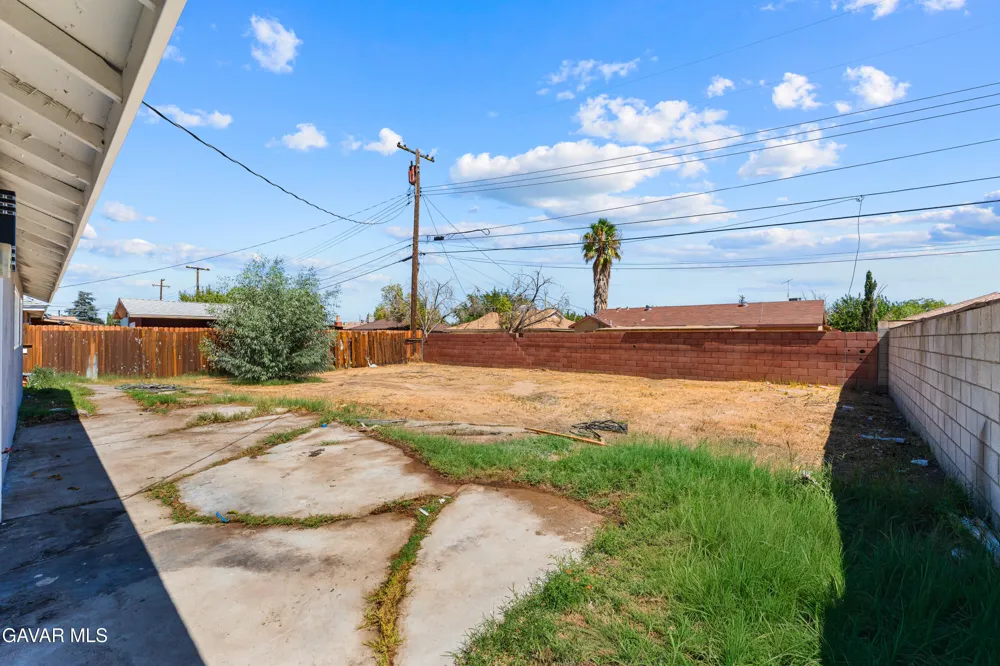 38544 E 33rd Street Palmdale, CA 93550