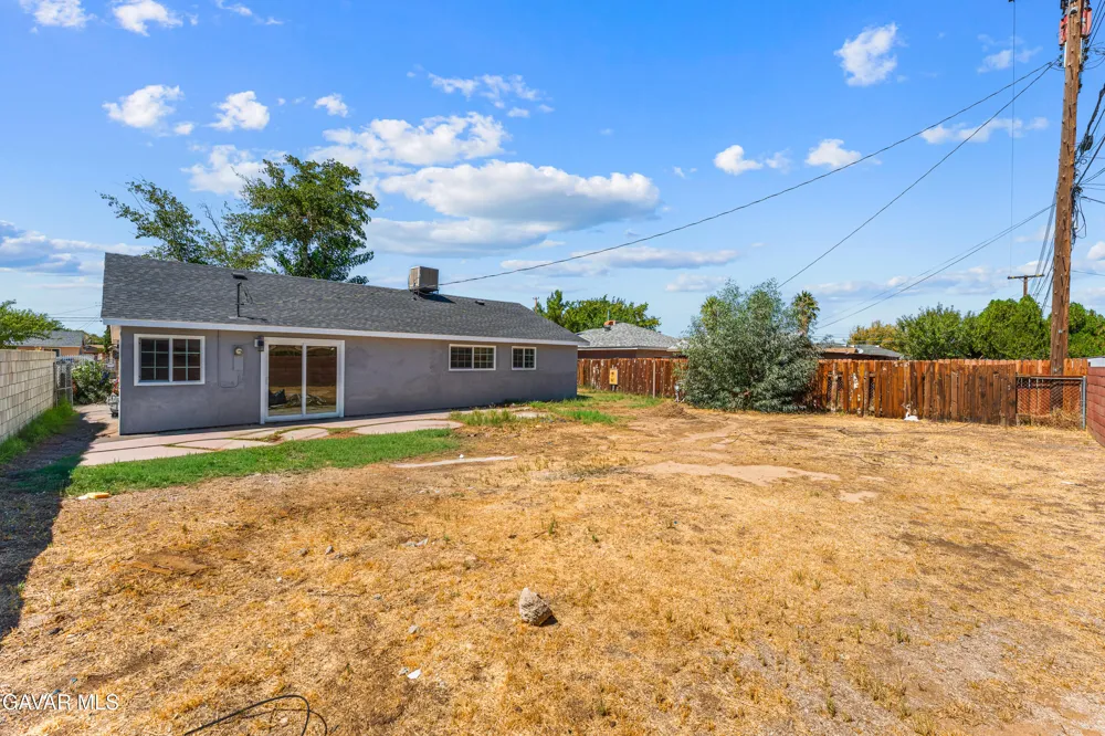 38544 E 33rd Street Palmdale, CA 93550
