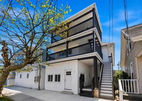233 E Juniper Avenue