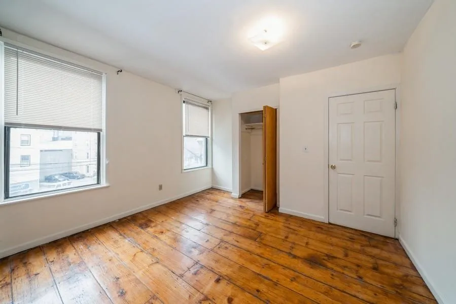 218 NEWARK AVE Jersey City, NJ 07302