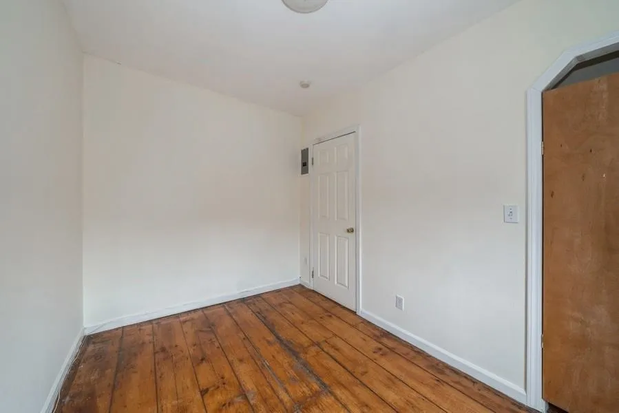 218 NEWARK AVE Jersey City, NJ 07302