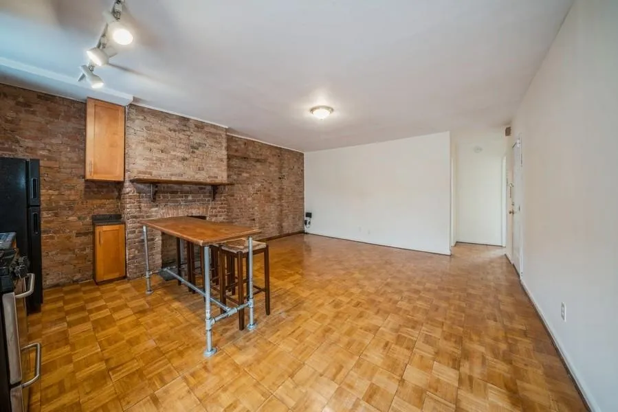 218 NEWARK AVE Jersey City, NJ 07302