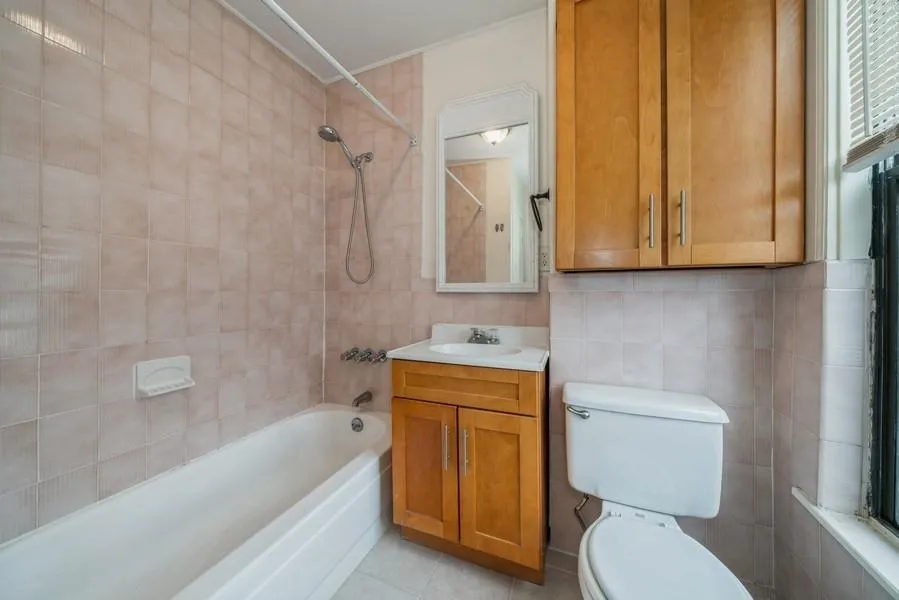 218 NEWARK AVE Jersey City, NJ 07302