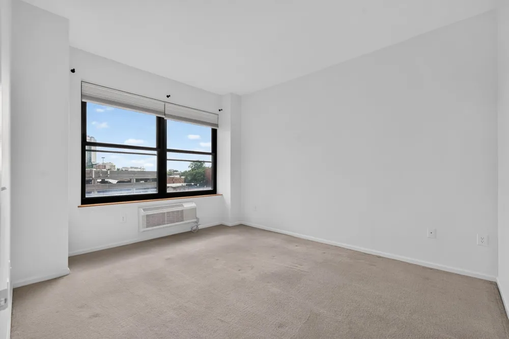 102 CHRISTOPHER COLUMBUS DR Jersey City, NJ 07302
