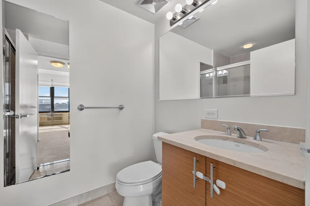 102 CHRISTOPHER COLUMBUS DR Jersey City, NJ 07302