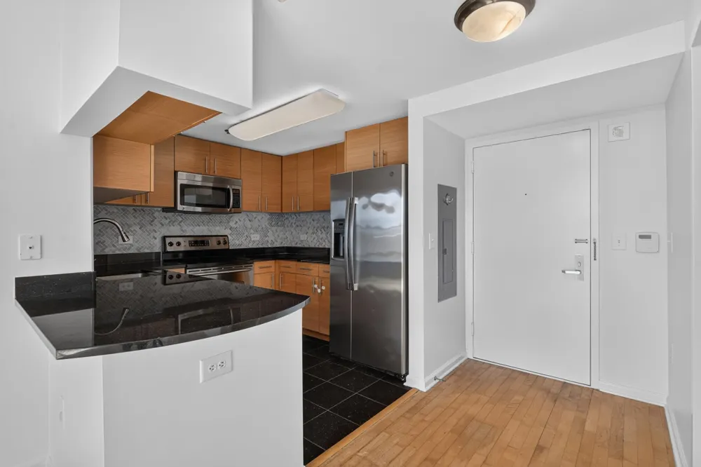 102 CHRISTOPHER COLUMBUS DR Jersey City, NJ 07302