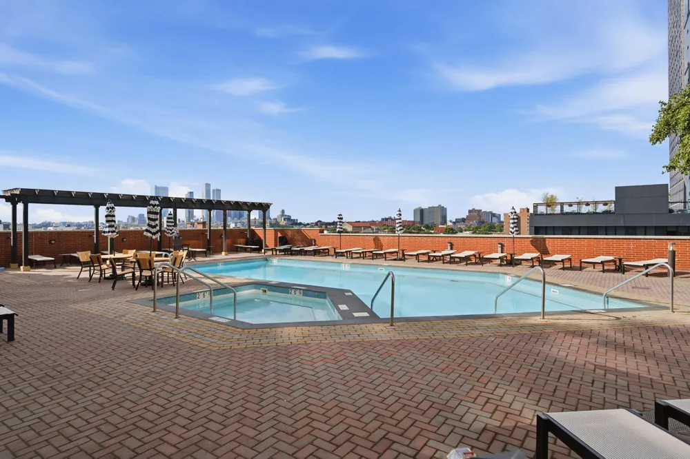 102 CHRISTOPHER COLUMBUS DR Jersey City, NJ 07302