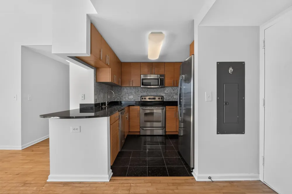 102 CHRISTOPHER COLUMBUS DR Jersey City, NJ 07302