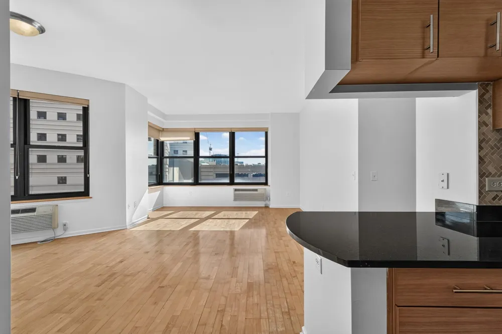 102 CHRISTOPHER COLUMBUS DR Jersey City, NJ 07302