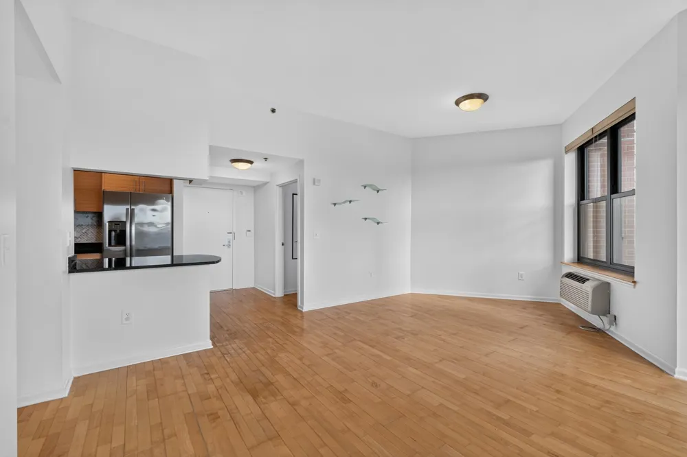 102 CHRISTOPHER COLUMBUS DR Jersey City, NJ 07302