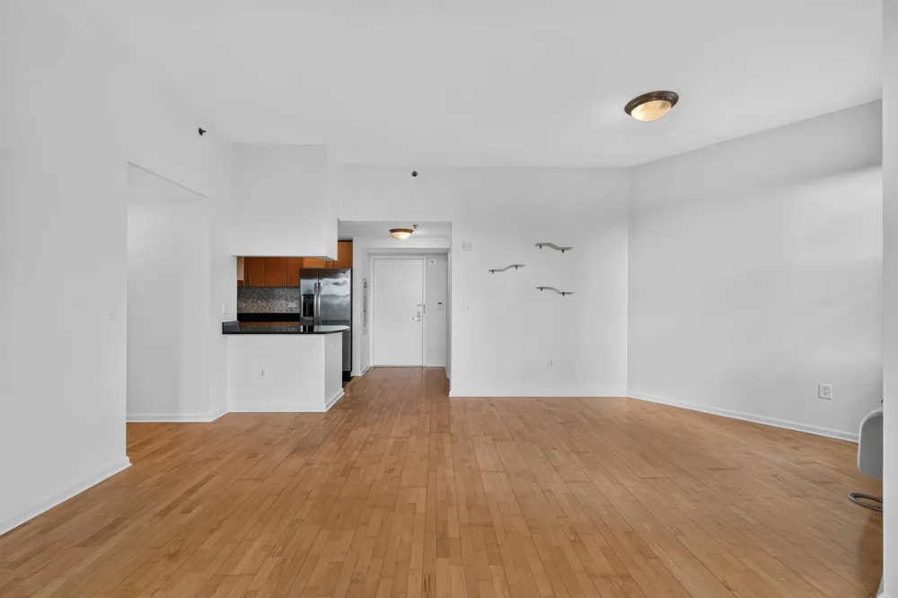102 CHRISTOPHER COLUMBUS DR Jersey City, NJ 07302