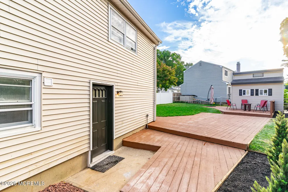 167 Crestview Drive Middletown, NJ 07748