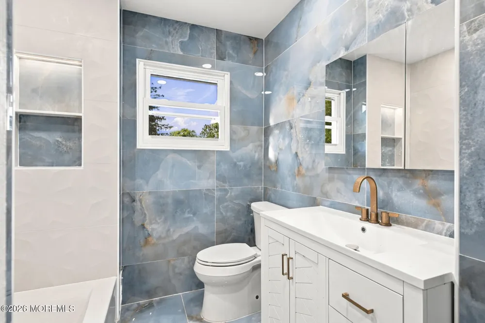 167 Crestview Drive Middletown, NJ 07748