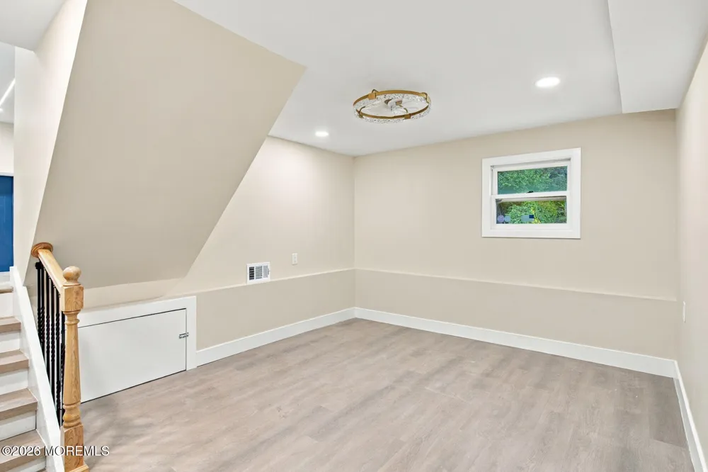 167 Crestview Drive Middletown, NJ 07748