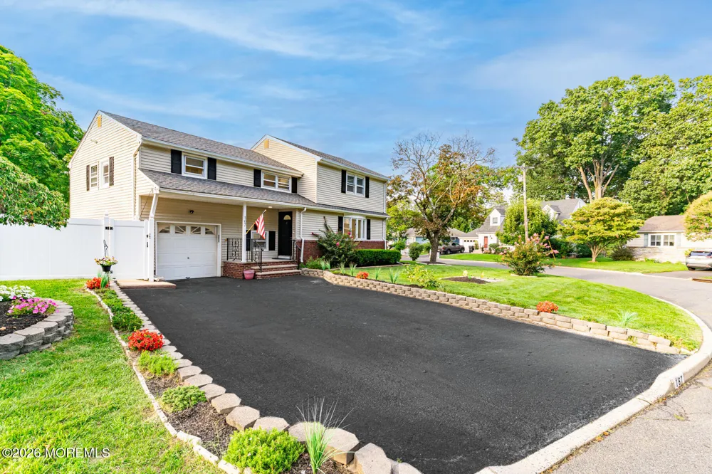 167 Crestview Drive Middletown, NJ 07748
