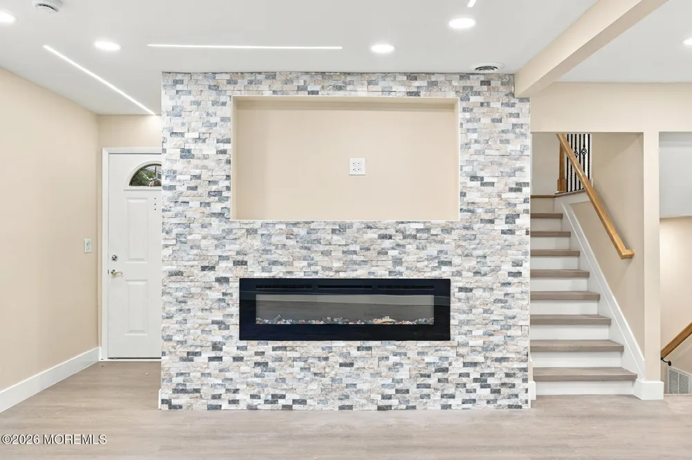 167 Crestview Drive Middletown, NJ 07748