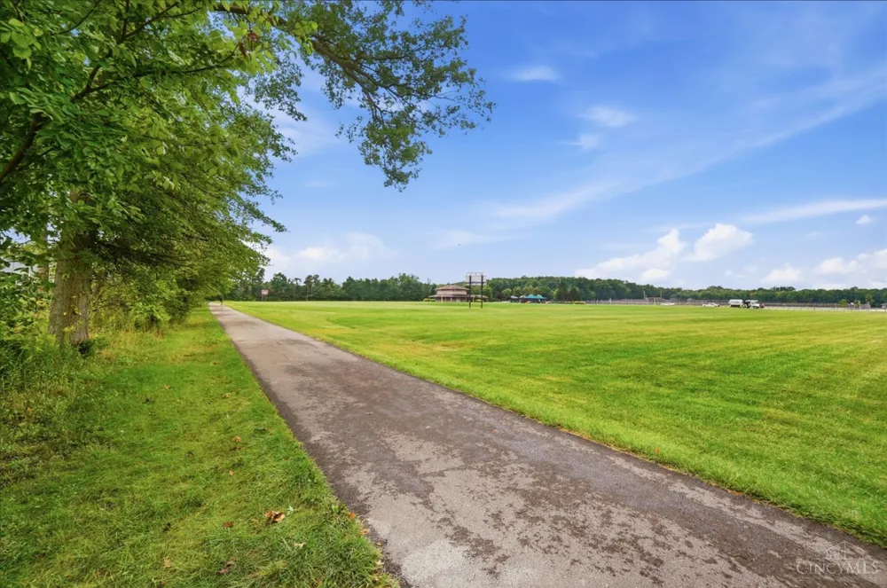 1521 Summerview Lane Miami, OH 45150