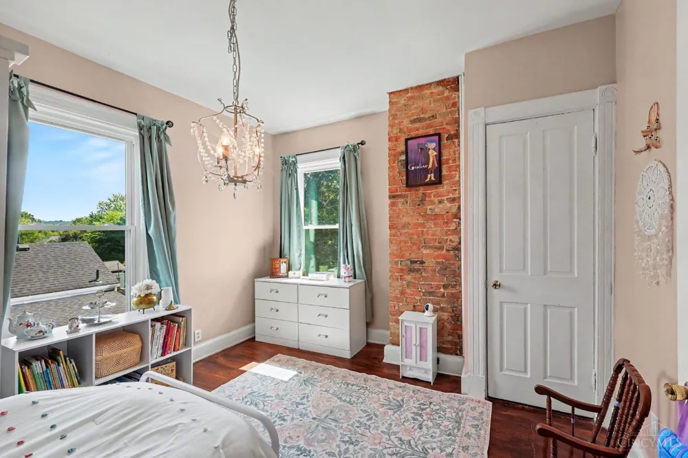 6735 Parkland Avenue Cincinnati, OH 45233