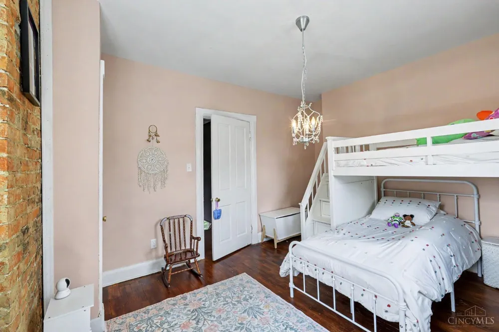 6735 Parkland Avenue Cincinnati, OH 45233