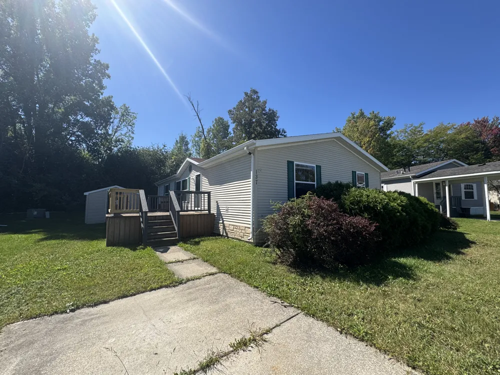 137 Apollo Flushing, MI 48433