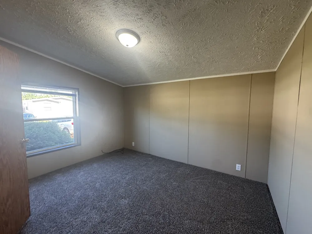 137 Apollo Flushing, MI 48433