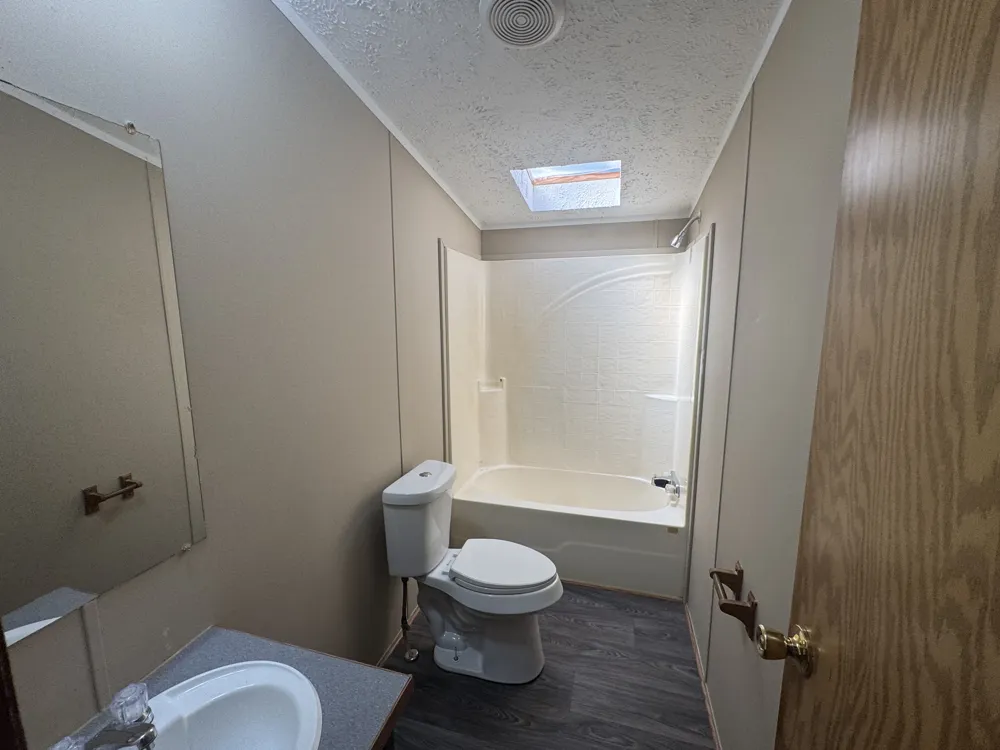 137 Apollo Flushing, MI 48433