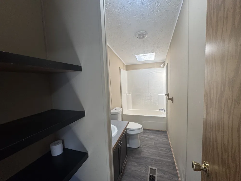 137 Apollo Flushing, MI 48433