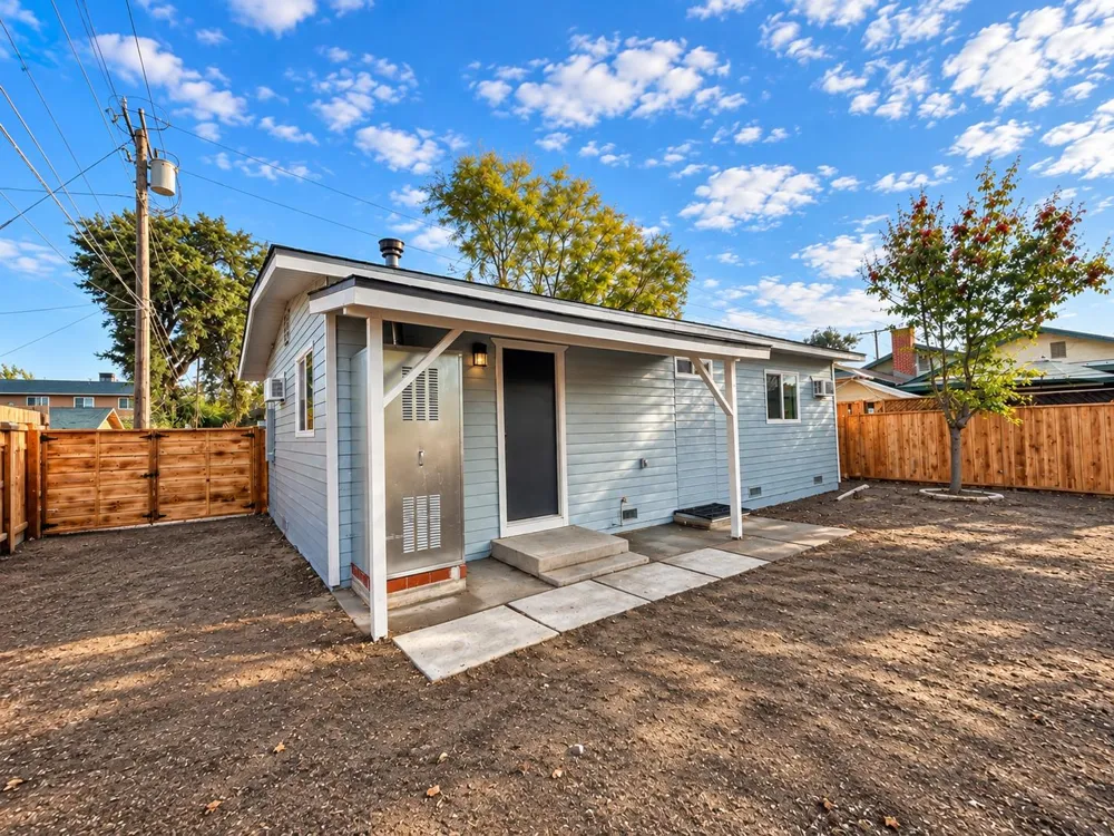 130 Grape Street Visalia, CA 93291