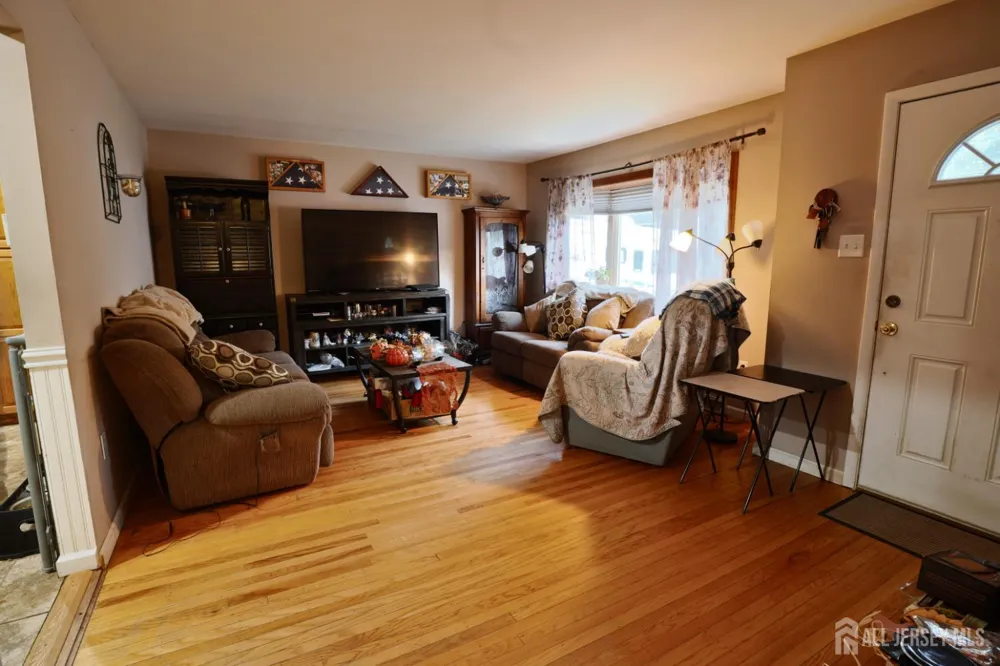 228 Curtin Avenue Burlington County, NJ 08015