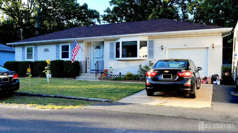 228 Curtin Avenue Burlington County, NJ 08015