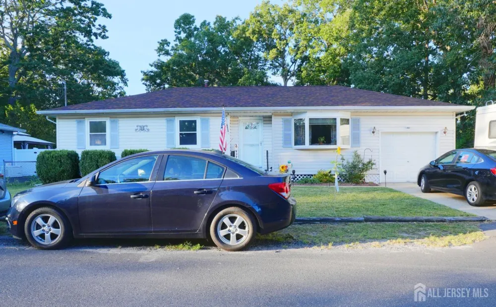 228 Curtin Avenue Burlington County, NJ 08015
