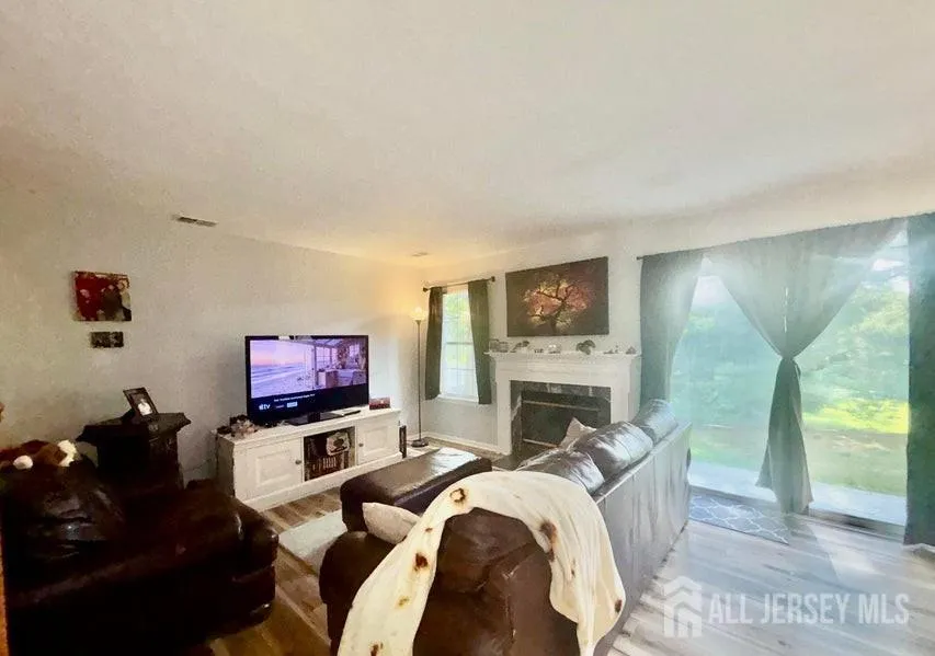 15 Saddle Court Tinton Falls, NJ 07753
