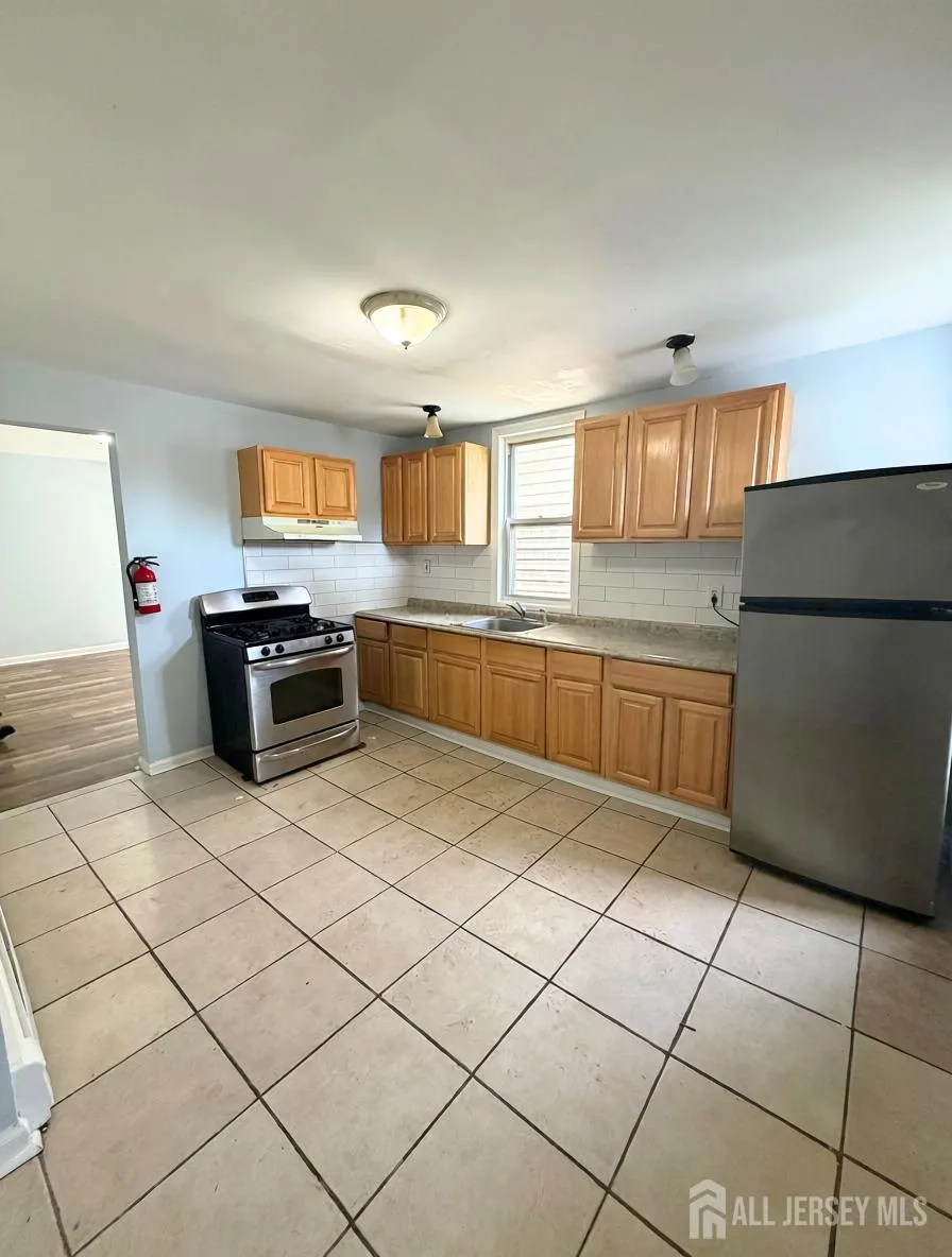 1060 Bond Street #2 Elizabeth, NJ 07201