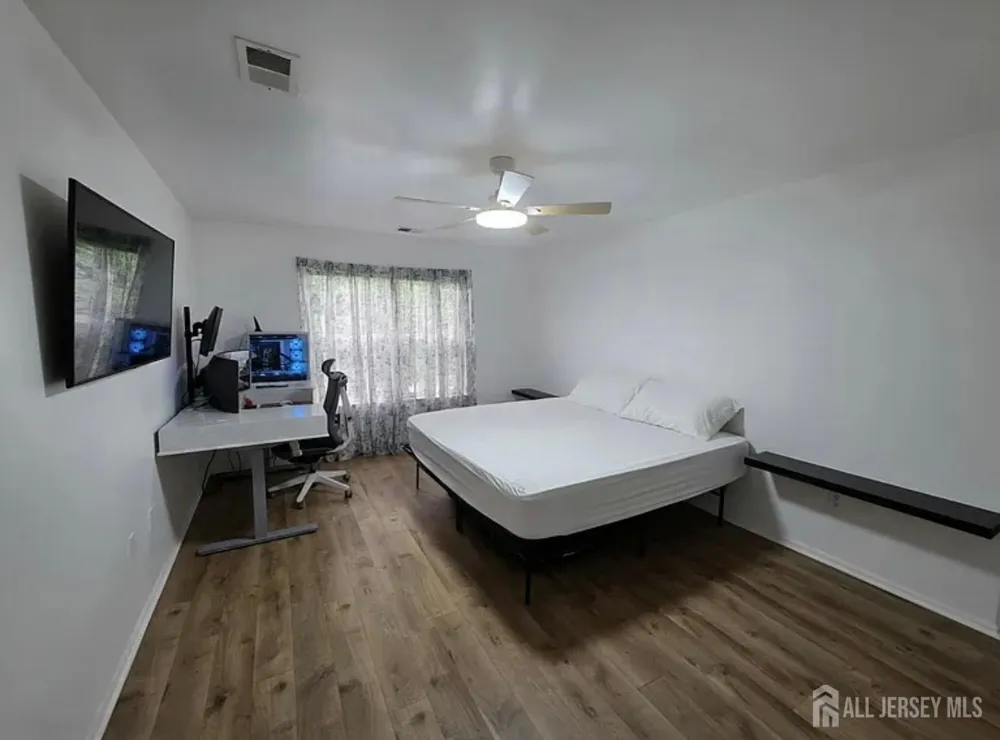 1702 Cypress Lane East Brunswick, NJ 08816