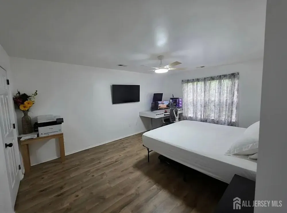 1702 Cypress Lane East Brunswick, NJ 08816