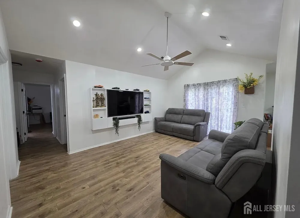 1702 Cypress Lane East Brunswick, NJ 08816