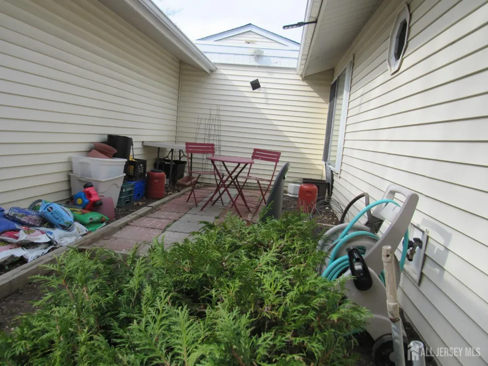 264-B Crosse Drive Monroe, NJ 08831
