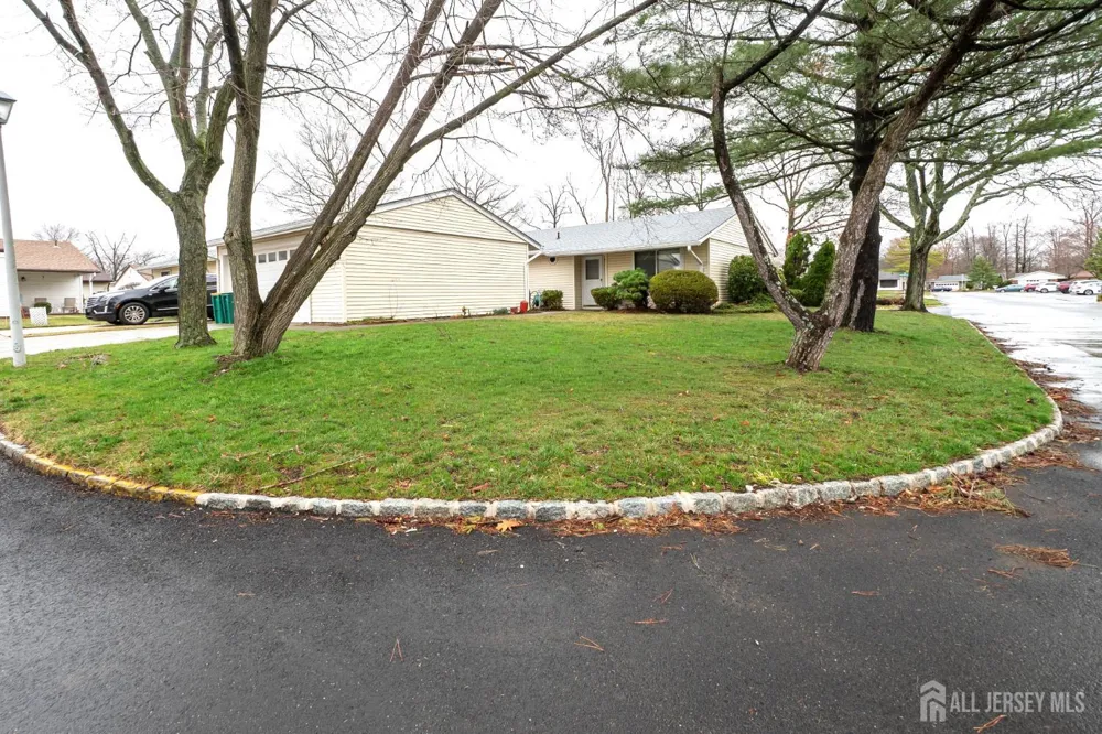 264-B Crosse Drive Monroe, NJ 08831