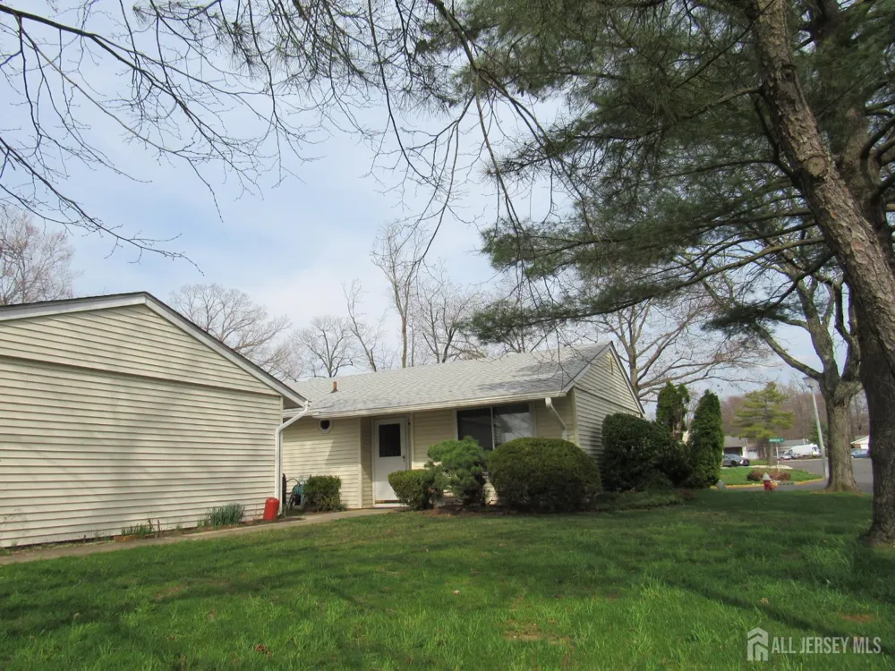 264-B Crosse Drive Monroe, NJ 08831