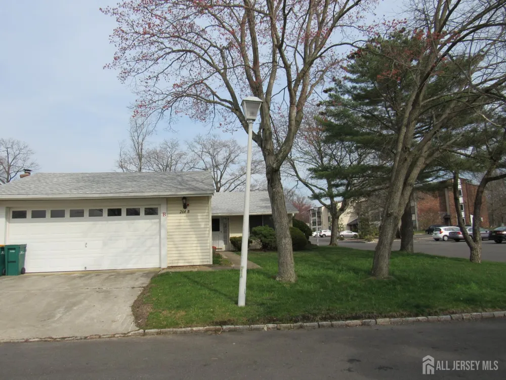 264-B Crosse Drive Monroe, NJ 08831