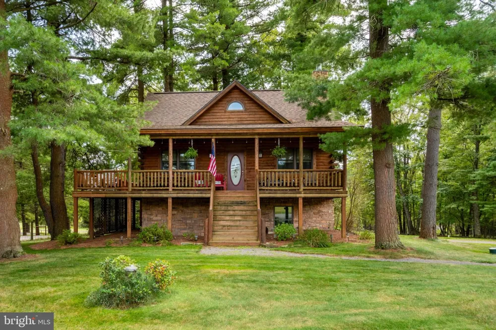 1529 PARADISE POINT ROAD Oakland, MD 21550