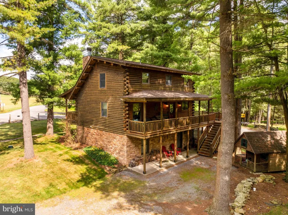 1529 PARADISE POINT ROAD Oakland, MD 21550