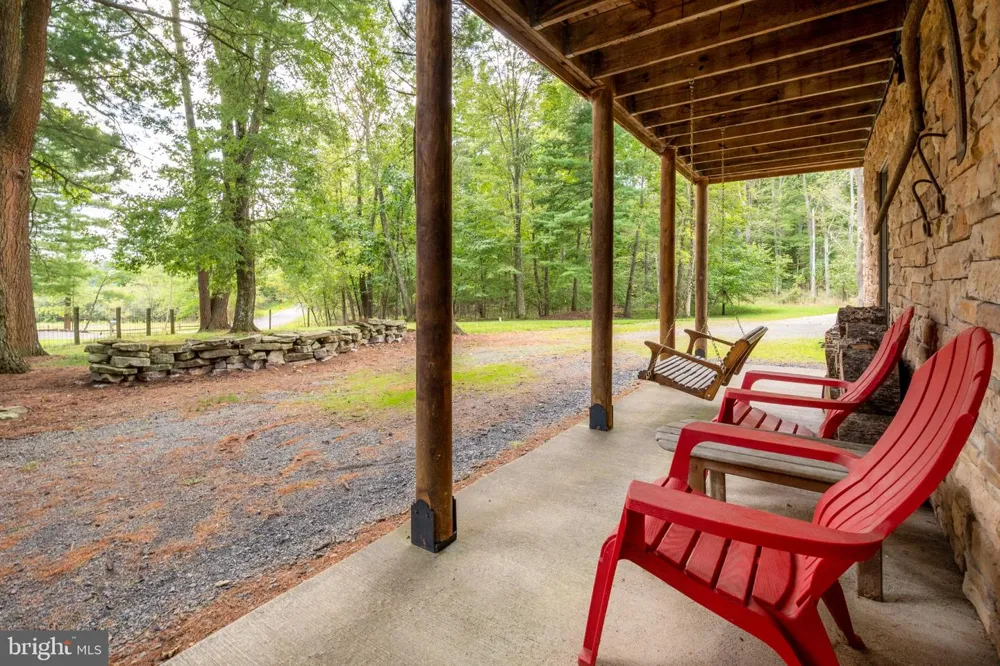 1529 PARADISE POINT ROAD Oakland, MD 21550
