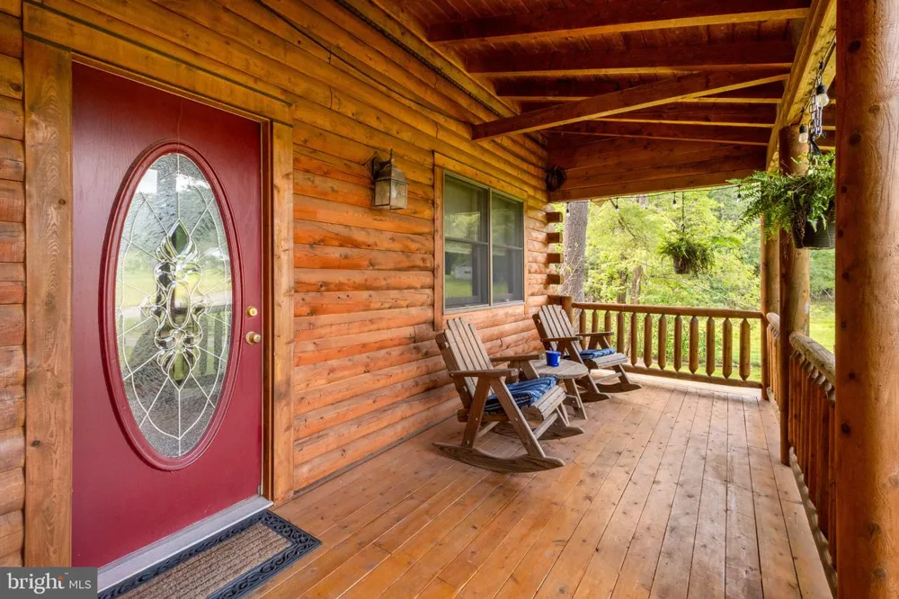 1529 PARADISE POINT ROAD Oakland, MD 21550